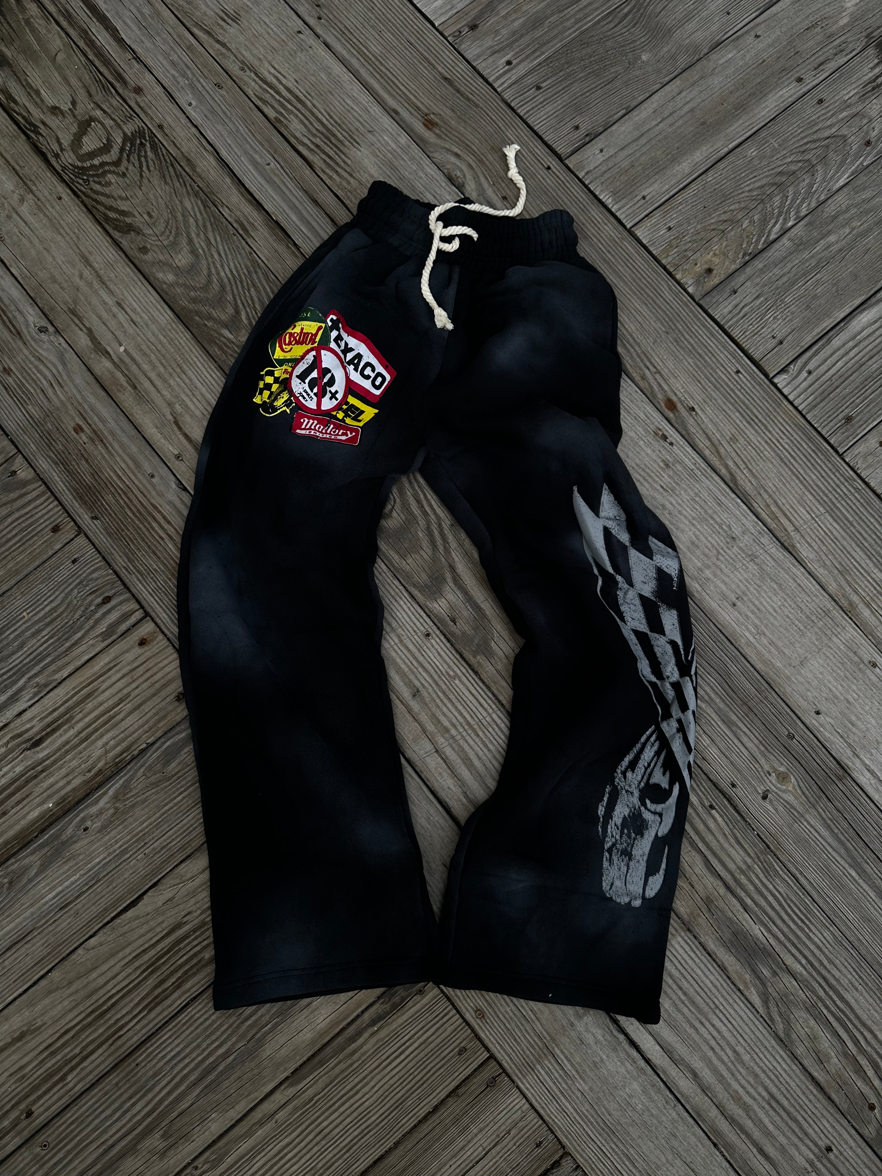 ‘23’ sweatpants